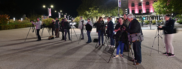 photographie de Patrice Lefèbvre. Le groupe des photographes en action à Chartres..